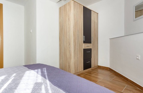 Draga Bascanska Apartment | Four Star Apartment for 2 With Wheelchair Access, Swimming Pool, Jacuzzi