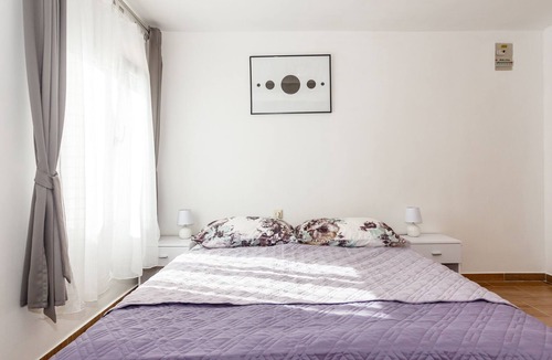 Draga Bascanska Apartment | Four Star Apartment for 2 With Wheelchair Access, Swimming Pool, Jacuzzi