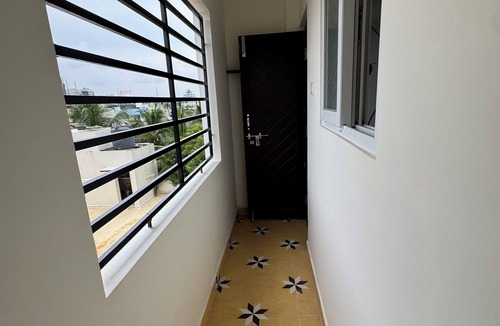 Palavakkam Apartment | Full House 3BHK - WiFi & AC - Perungudi OMR WTC Apollo Hospital & DLF Downtown