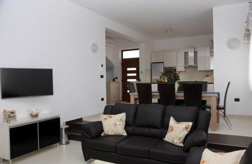 Jadreski House | Gemütliches Ferienhaus in Jadreški mit Terrasse und Grill