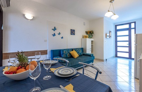 Gornji Kono Apartment | Geräumige Ferienwohnung mit eigener Terrasse by Interhome