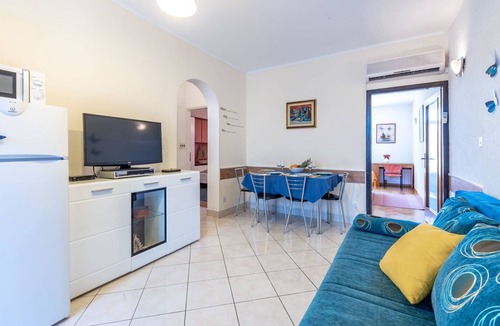 Gornji Kono Apartment | Geräumige Ferienwohnung mit eigener Terrasse by Interhome