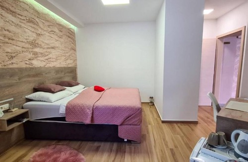 Daruvar House | Ginko Rooms - Double or Twin Room With Private Bathroom (A5)