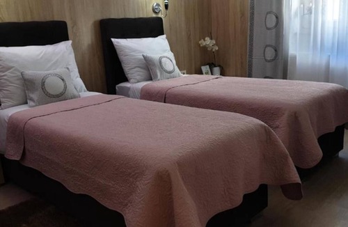 Daruvar House | Ginko Rooms - Triple Room With Private Bathroom (A2)