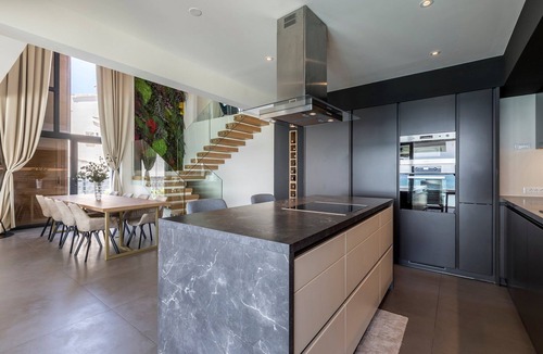 Kastel Kambelovac Villa | Glamorous Kastela Villa | 4 Bedrooms | Villa Seafront Paradise | Private Pool
