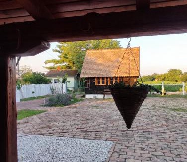 Aljmas Ski Chalet | Glas house Aljmaš