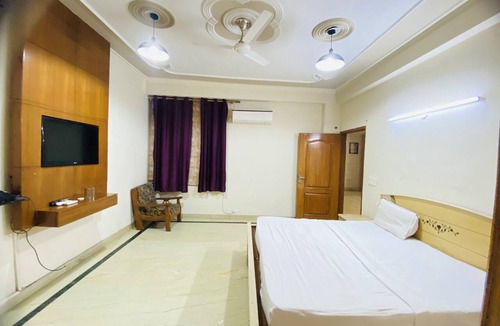 South West House | GoBravo 3Bhk for Parties Near Airport & Cyber City Gurgaon - Pet Friendly