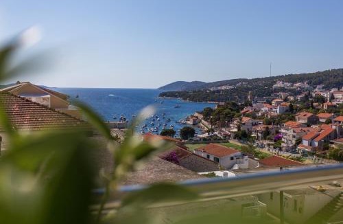 Krizna luka Apartment | Golden View Penthouse
