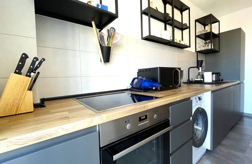 Tractorul Apartment | Good Vibes Apartment - Parking and Smart TV