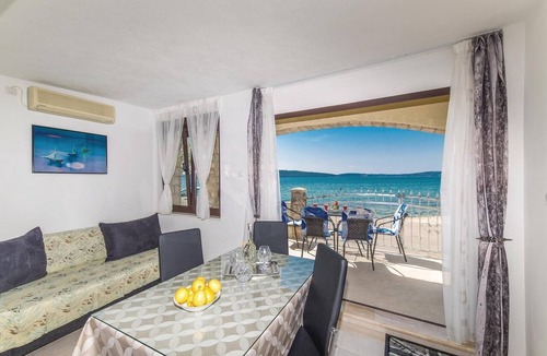 Kastel Kambelovac Apartment | Gorgeous apartment in Kastel Kambelovac