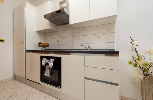 Podgradina Apartment | Gorgeous apartment in Podgradina with WiFi