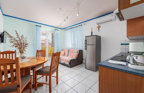 Đuba Apartment | Gorgeous apartment in Duba with WiFi