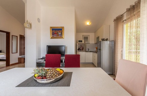 Rogoznica Apartment | Gorgeous apartment in Rogoznica with WiFi
