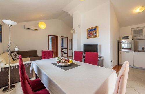 Rogoznica Apartment | Gorgeous apartment in Rogoznica with WiFi