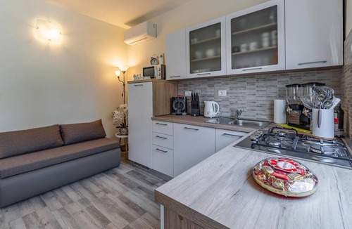 Valbandon Apartment | Gorgeous apartment in Valbandon with WiFi