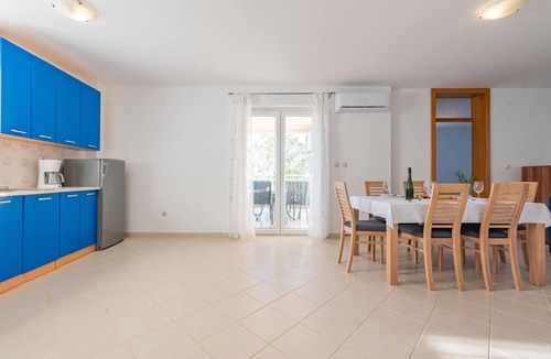Kosljun Apartment | Gorgeous apartment in Kosljun with WiFi