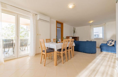 Kosljun Apartment | Gorgeous apartment in Kosljun with WiFi