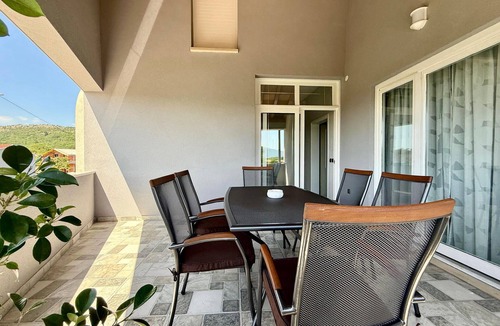 Sestanovac Apartment | Gorgeous apartment in Katuni