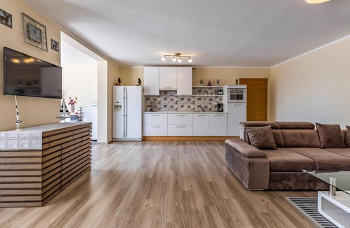 Liznjan Apartment | Gorgeous apartment in Liznjan
