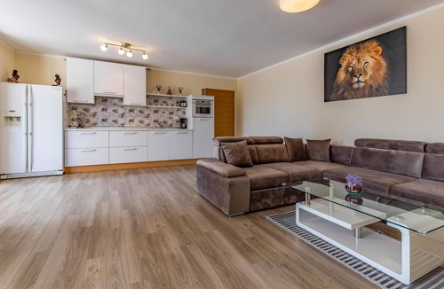 Liznjan Apartment | Gorgeous apartment in Liznjan