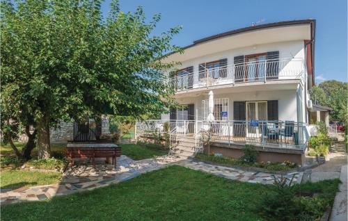 Lovrecica Apartment | Gorgeous Apartment In Lovrecica With Wifi