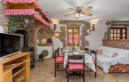 Milcetici Apartment | Gorgeous Apartment In Malinska With Wifi