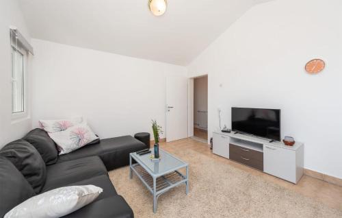 Potocnica Apartment | Gorgeous Apartment In Potocnica With Wifi