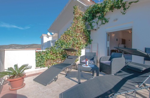 Razanj Apartment | Gorgeous apartment in Razanj with house sea view