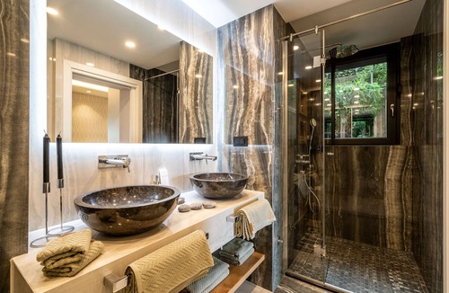 Gornji Kono Villa | Gorgeous Ground Floor w/ Minipool & Patio