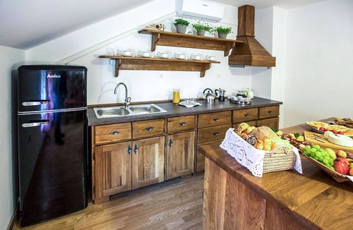 Gornji Bogicevci House | Gorgeous home in Gornji Bogicevci with sauna