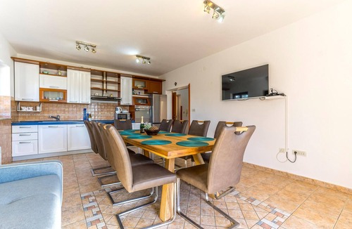 Sveti Filip i Jakov House | Gorgeous home in Sv.Filip i Jakov with sauna