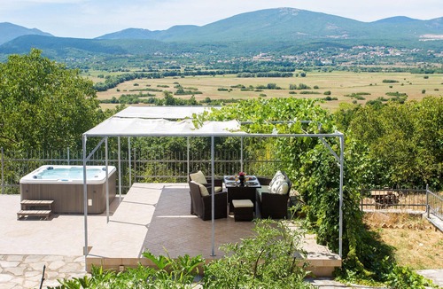 Citluk House | Gorgeous home in Bajagic