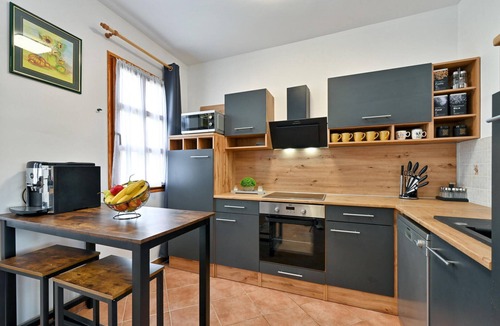 Klostar Ivanic House | Gorgeous home in Beslinec