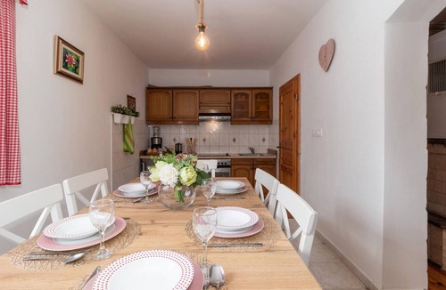 Jastrebarsko House | Gorgeous home in Dragovanscak with sauna