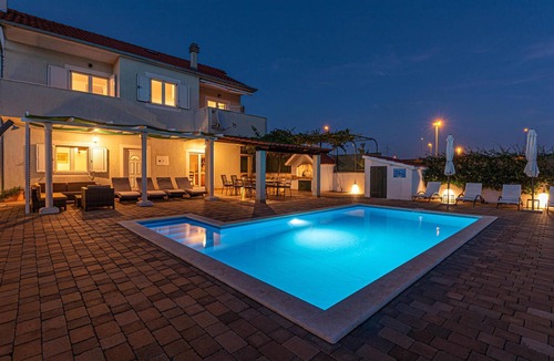 Sibenik House | Gorgeous home in Dubrava