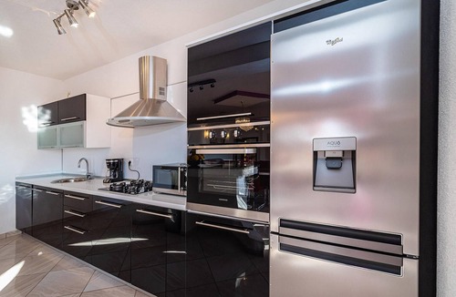 Galovac House | Gorgeous home in Galovac
