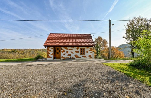 Donja Voca House | Gorgeous home in Gornja Voca with sauna