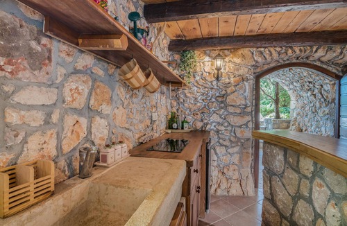 Gostinjac House | Gorgeous home in Gostinjac
