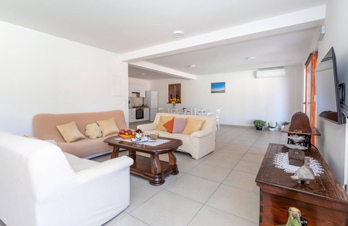 Momici House | Gorgeous home in Kula Norinska