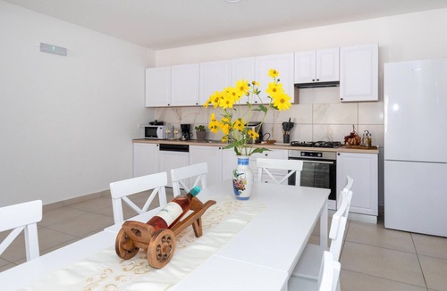 Momici House | Gorgeous home in Kula Norinska