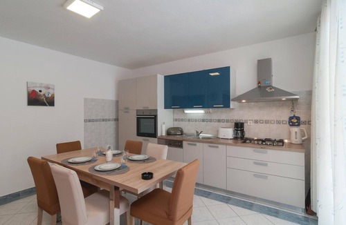 Kastel Novi House | Gorgeous home in Kastel Stari