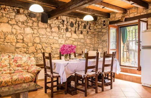 Kosinozici House | Gorgeous home in Kosinozici with WiFi