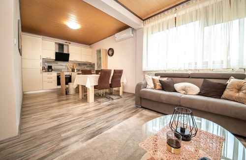 Lisicici House | Gorgeous home in Lisicic