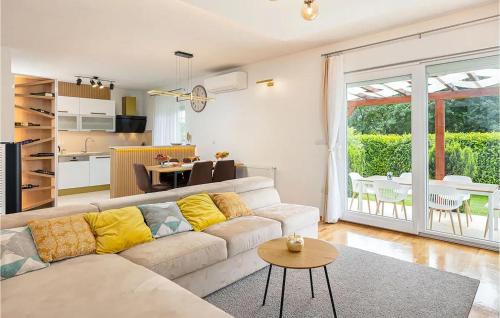 Citluk House | Gorgeous Home In Lucane