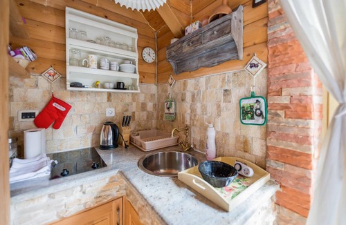 Brestovac House | Gorgeous home in Novo Zvecevo with WiFi