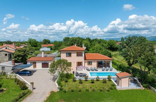 Sveta Nedelja House | Gorgeous home in Nedescina