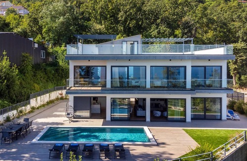 Opric House | Gorgeous home in Opric