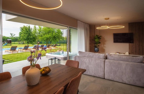 Oroslavje House | Gorgeous home in Oroslavje with sauna
