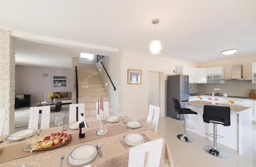 Lecevica House | Gorgeous home in Radosic