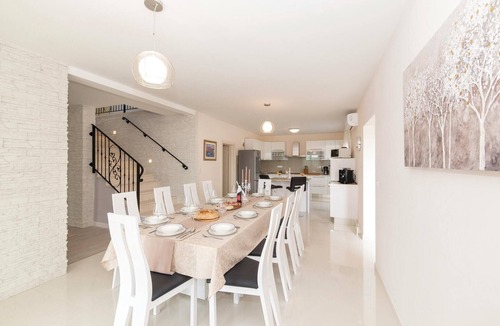Lecevica House | Gorgeous home in Radosic